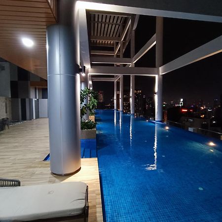 Lx 39A Balcony Klcc View 1 Bedroom Infinity Pool Куала-Лумпур Экстерьер фото