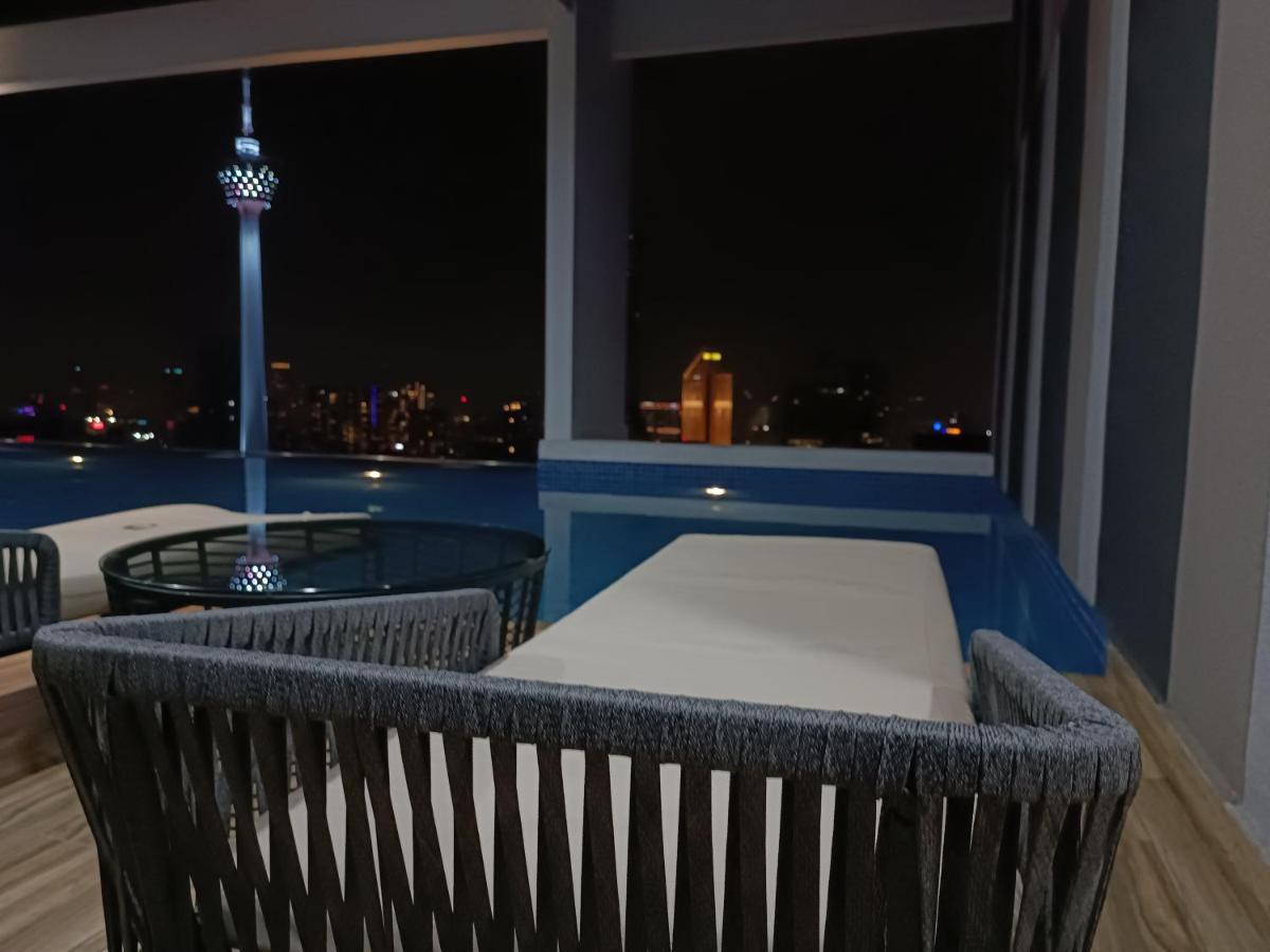 Lx 39A Balcony Klcc View 1 Bedroom Infinity Pool Куала-Лумпур Экстерьер фото