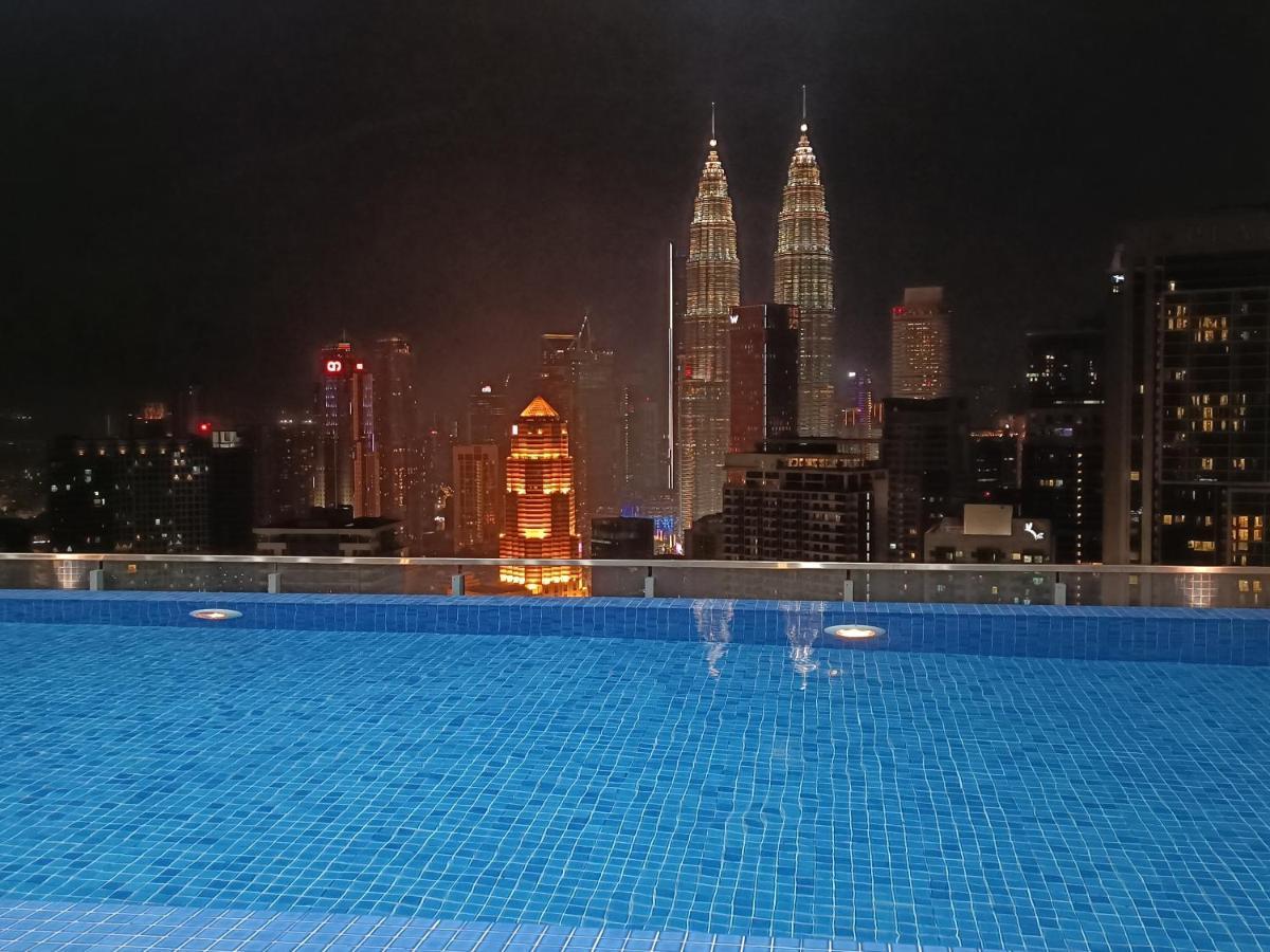 Lx 39A Balcony Klcc View 1 Bedroom Infinity Pool Куала-Лумпур Экстерьер фото
