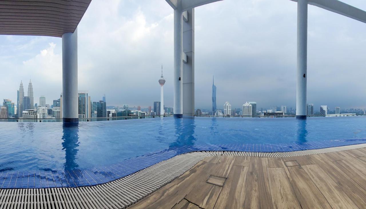 Lx 39A Balcony Klcc View 1 Bedroom Infinity Pool Куала-Лумпур Экстерьер фото