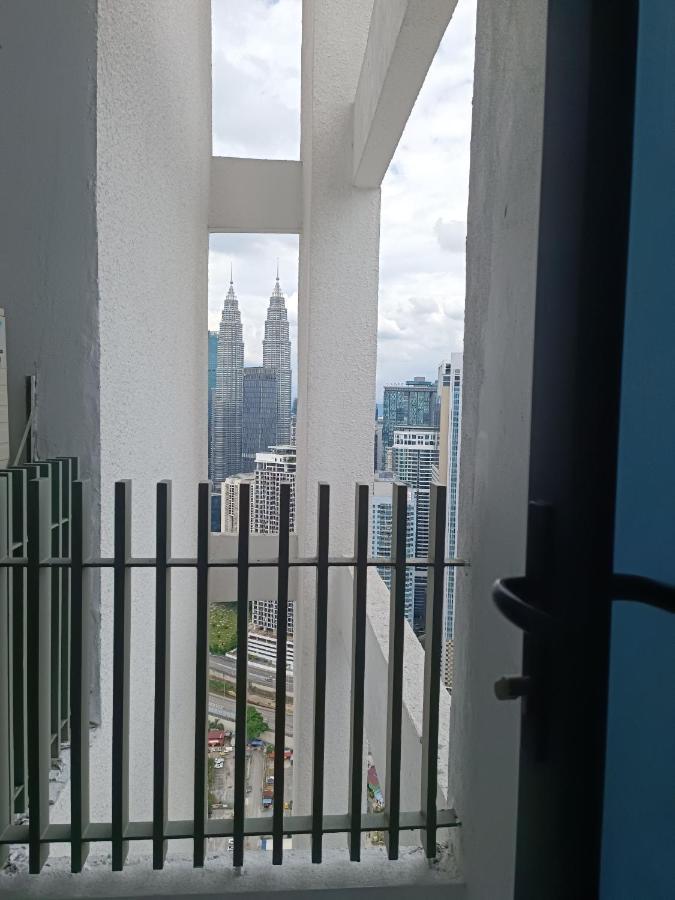 Lx 39A Balcony Klcc View 1 Bedroom Infinity Pool Куала-Лумпур Экстерьер фото
